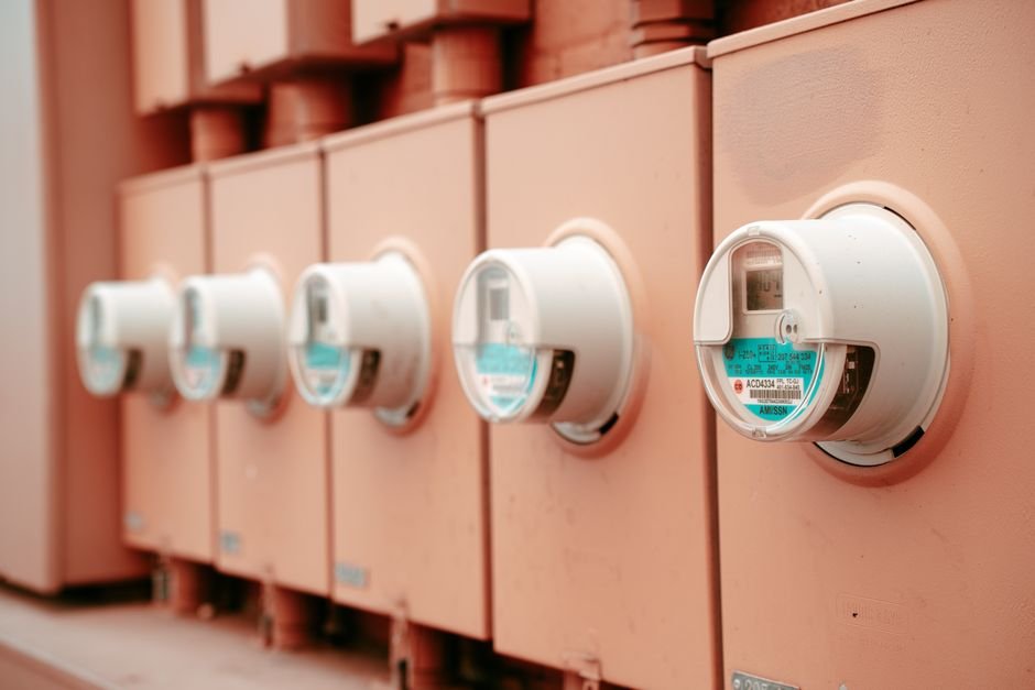 Mesurer la consommation électrique d'un appareil : la prise wattmètre