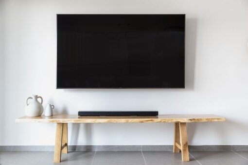Mieux entendre les dialogues à la télévision : la barre de son